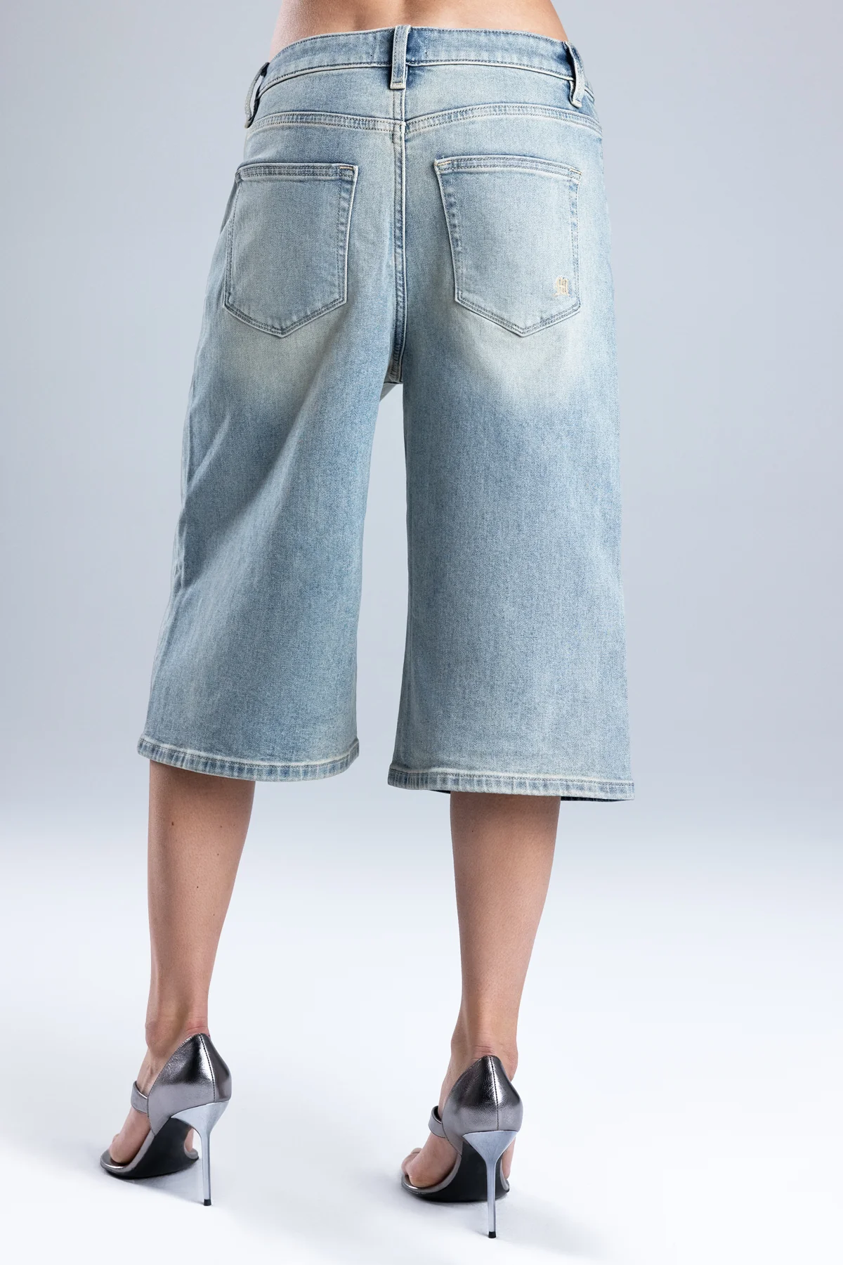 Brynn Baggy Jorts - Image 6
