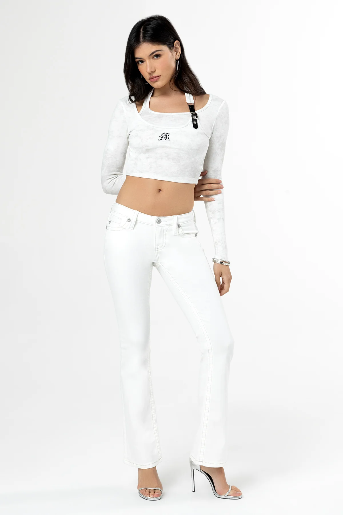 Gabbriette Low Rise Bootcut Jeans - Image 5