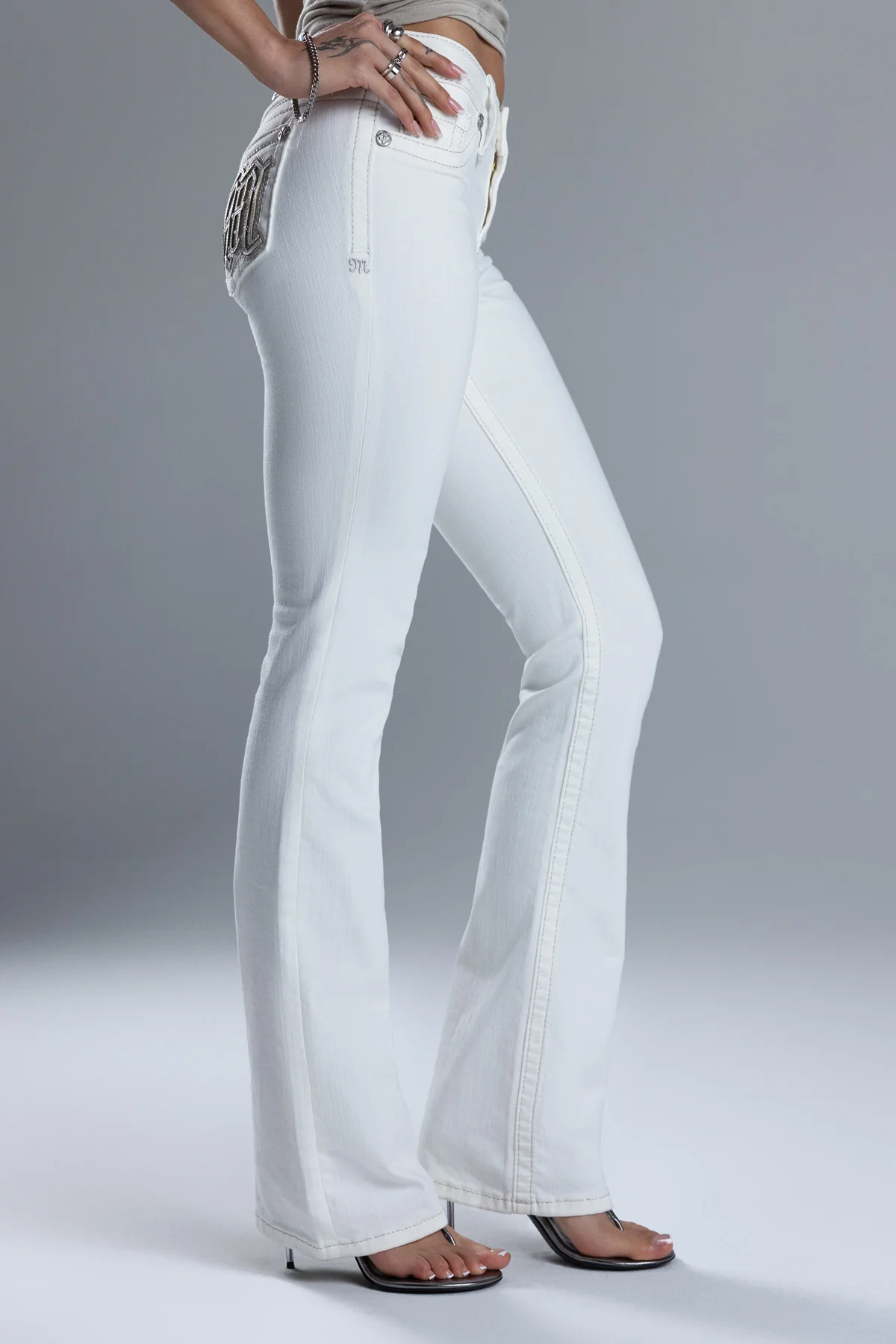 Saela Bootcut Jeans - Image 6